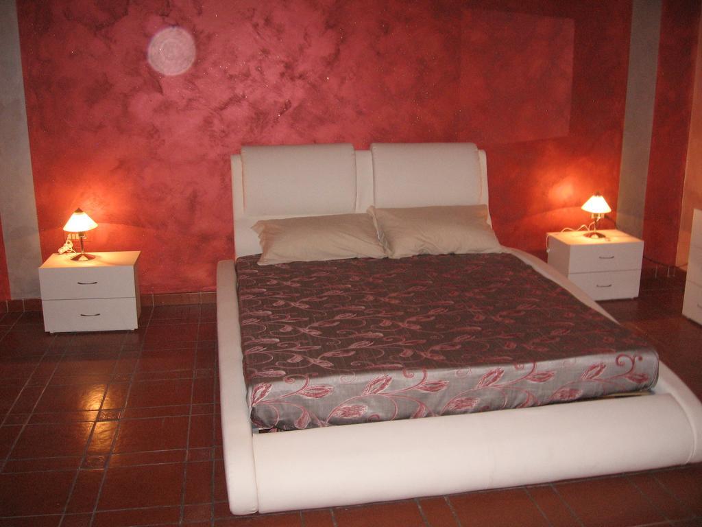 Golden Dreams Bed & Breakfast Bari Room photo