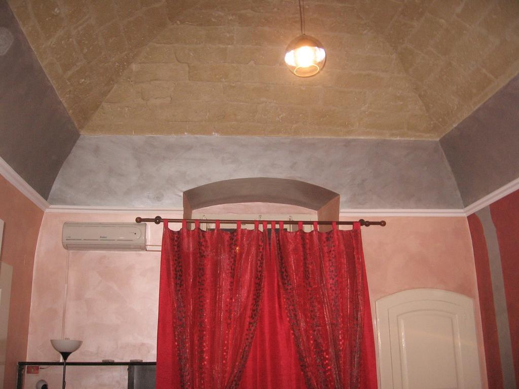 Golden Dreams Bed & Breakfast Bari Room photo